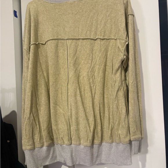 Hem and Thread sweater - Picture 2 of 2